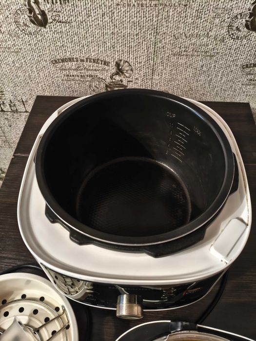 Мультиварка - скороварка REDMOND RMC - P350