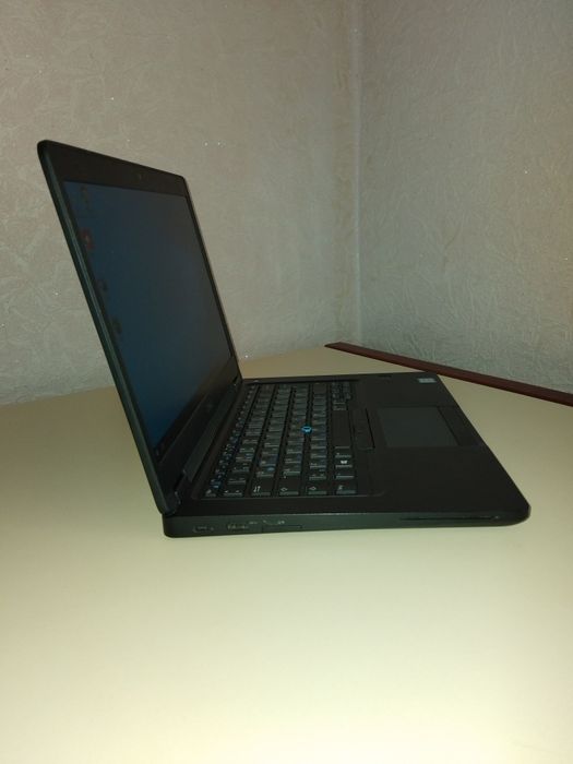 (Доставка по місту)Ноутбук Dell Latitude 5490 FHD Intel Core i5-7300U(СТАН НОВОГО)( Сумка в Подарунок)