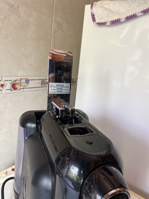Máquina de Café Delta Q – Excelente Estado