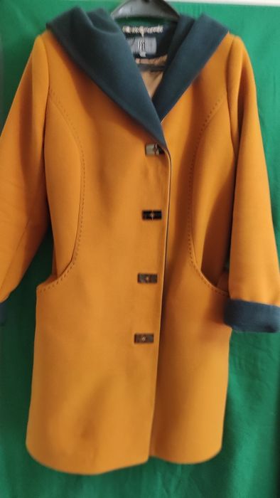 Пальто кашемировые демисезонное