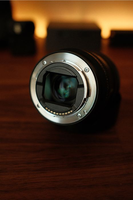 Sony FE 20mm f/1.8 G