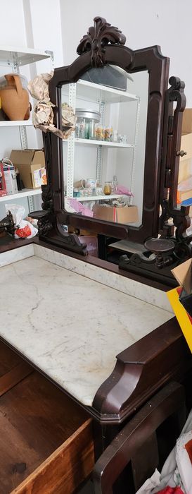 Mobilia quarto mogno bom estado