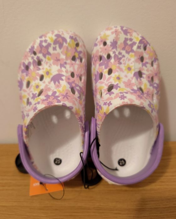 Sandálias tipo Crocs Novas