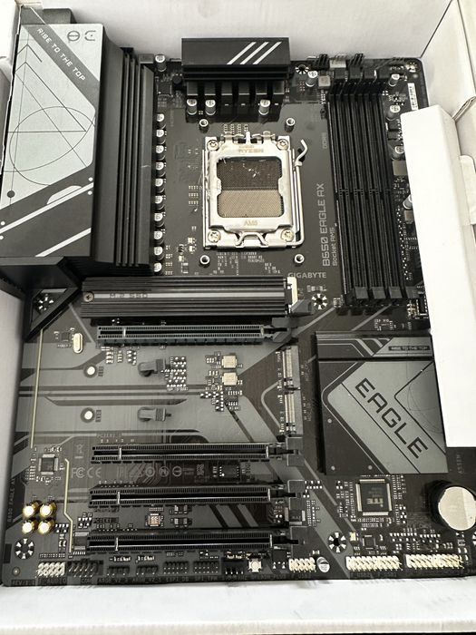 Motherboard Gigabyte eagle ax