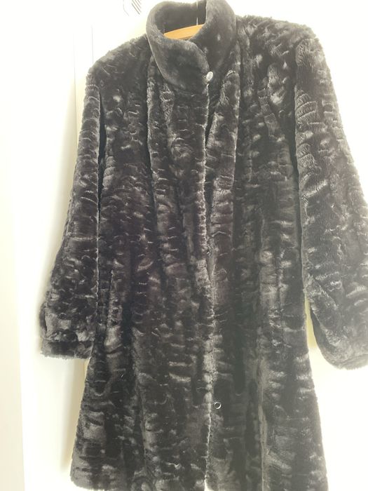 NOWY / Sztuczny czarny kożuszek (40/42)