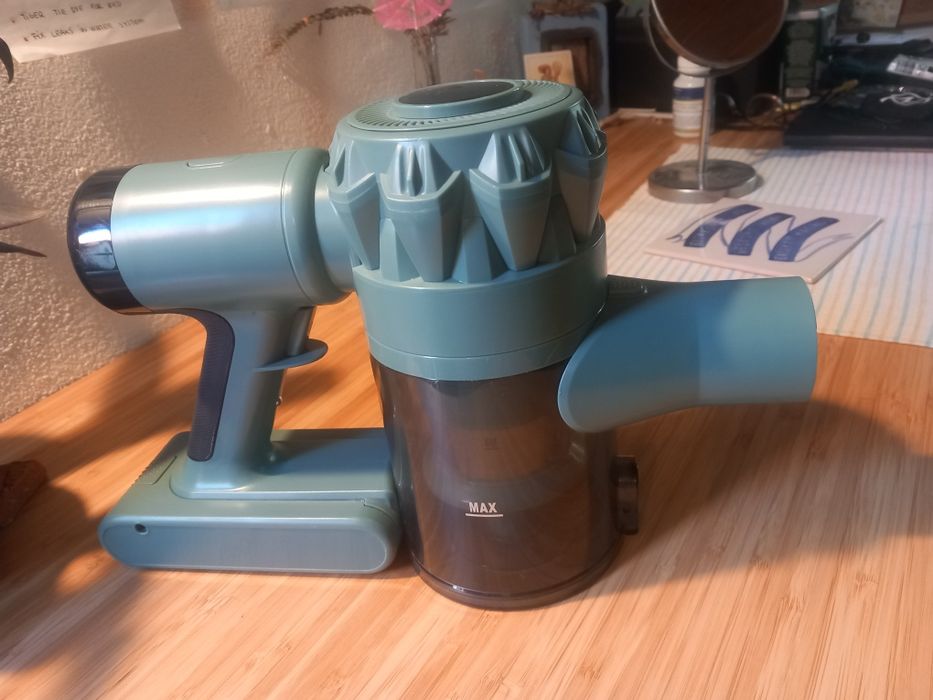 Aspirador vertical sem fio Create Cyclone Force