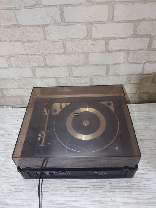 Вініловий програвач/підсилювач Dual HS 135 2×15Вт  б/у з Німеччини