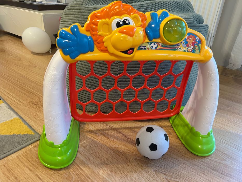 Bramka piłkarska Chicco z piłką