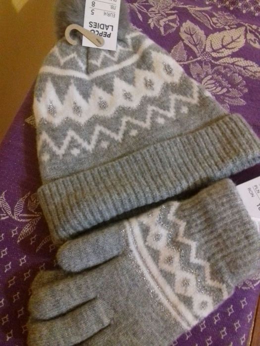 Перепродаж!!Зимова шапка+рукавиці !