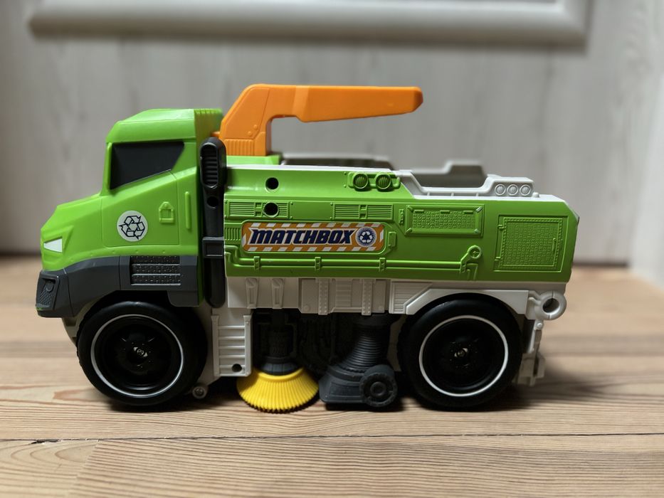 Matchbox Zamiatarka Samochodzik DWG67