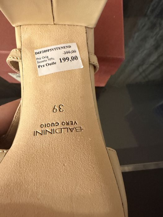 Продам босоножки Baldinini