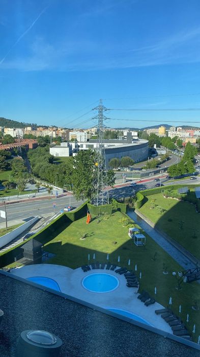Vestido comprido com abertura