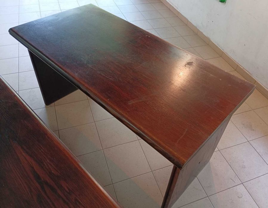 Duże solidne biurko drewniane 150x75x77cm