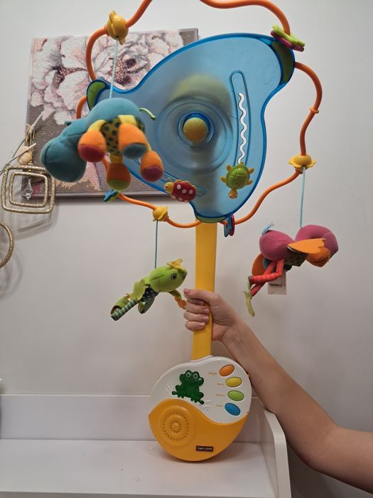 Мобиль Тини Лав с приятной музыкой