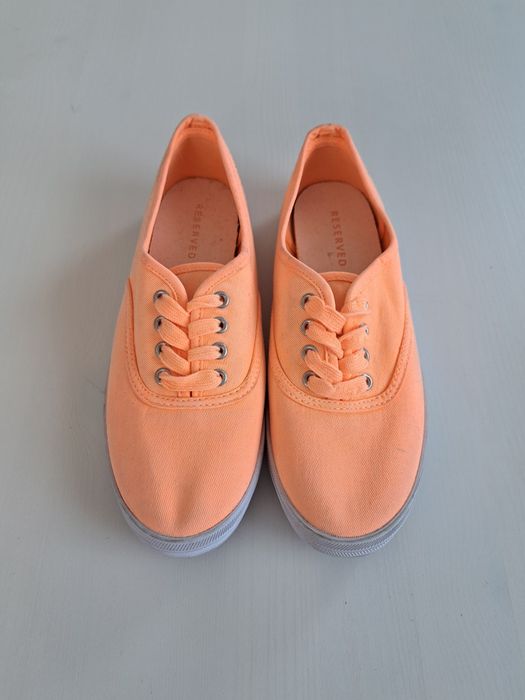 Trampki tenisówki sznurowane Reserved