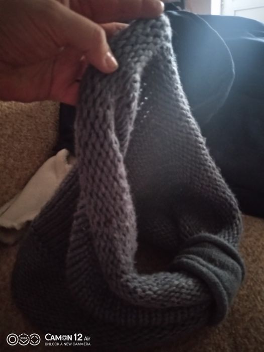 Капор вязанный. .