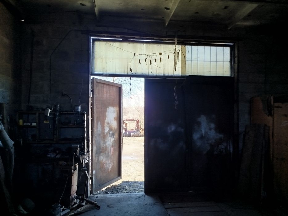 Продам  гараж-бокс для автомобілів