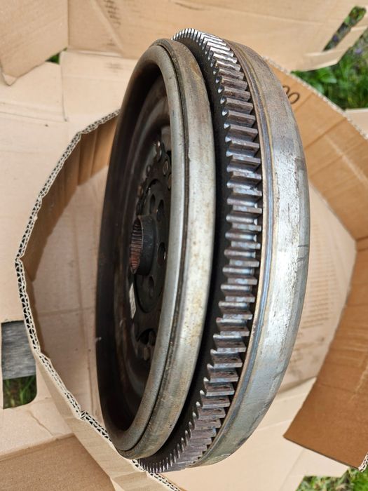 Демпфер, мвховик сцепление Golf TDI 2020 г