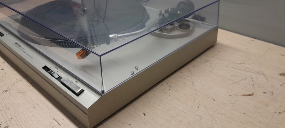 Gramofon Technics SL-B202