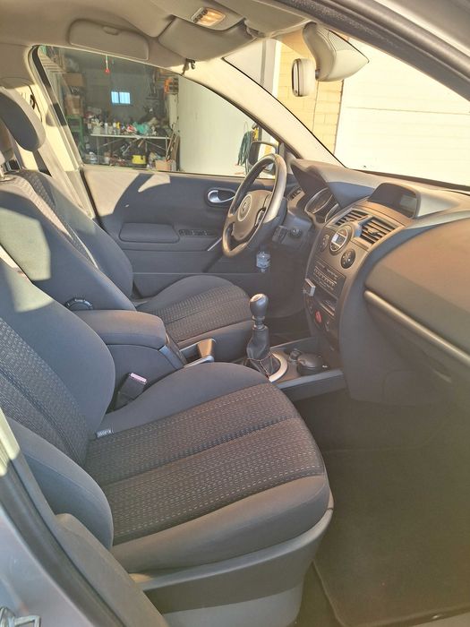 Vendo Renault Megane 2 break de 2006 em bom estado geral.
