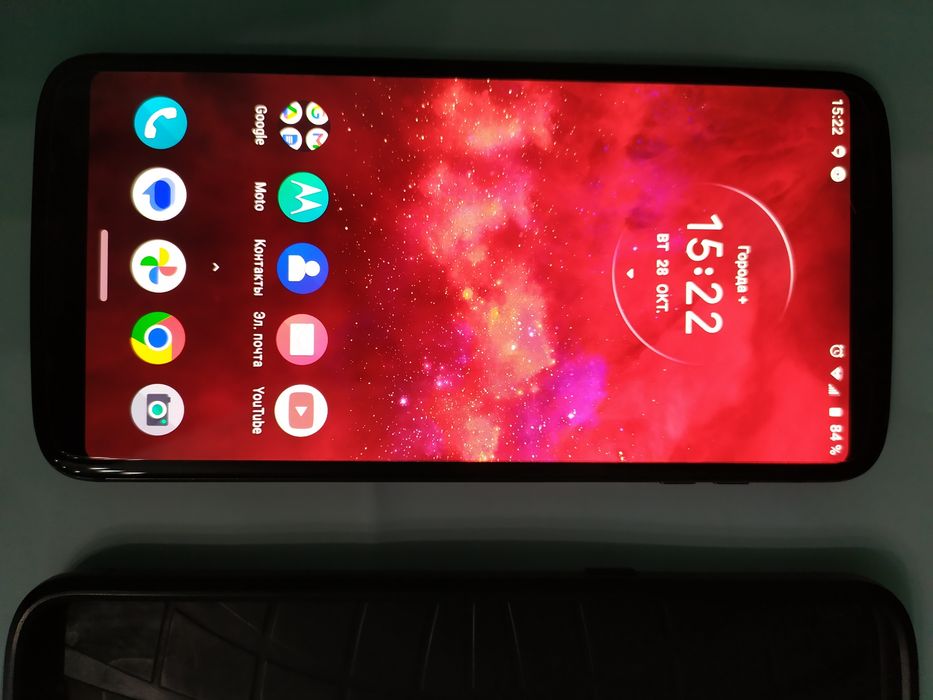 Продам телефон Motorola moto z3 4/64 + Spigen