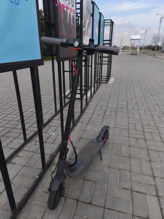Електро самокат HR-15 з Европи стан майже новий у плівц