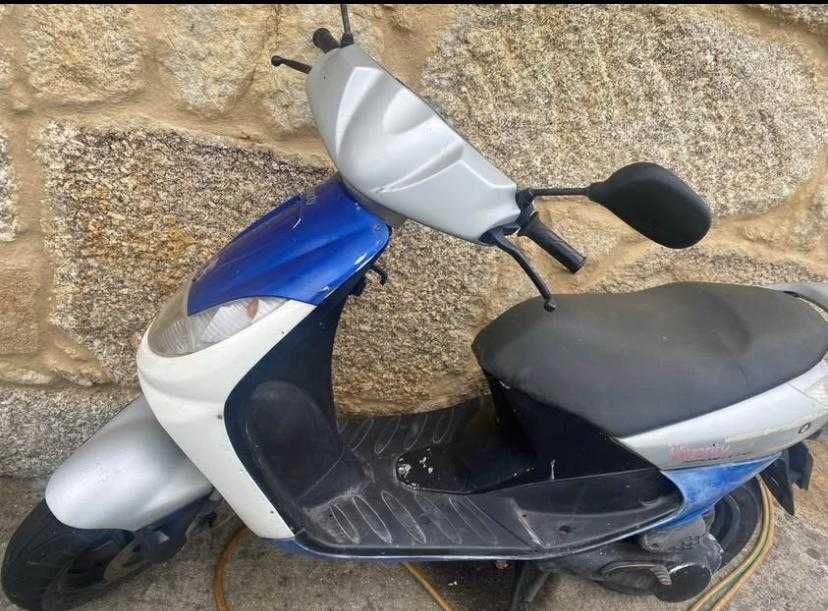 Scooter Peugeot Boa para o dia a dia