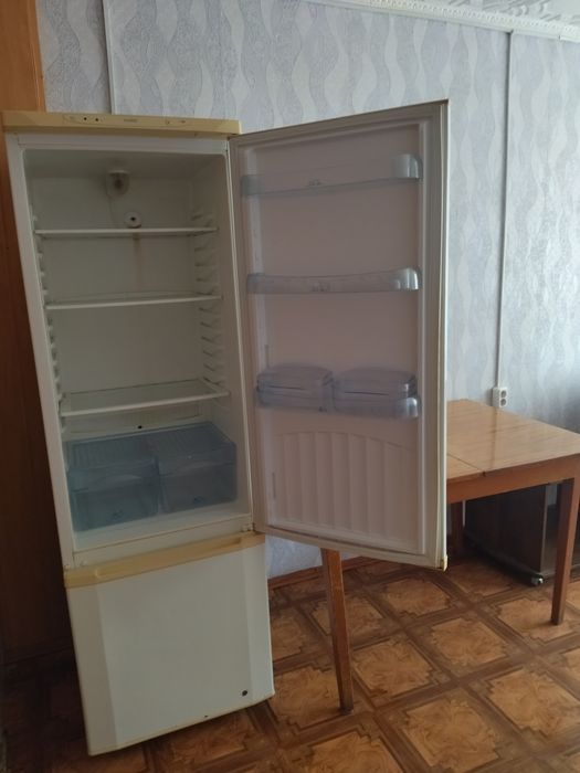 Здається кімната в гуртожитку