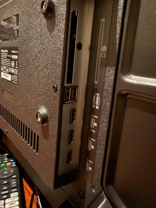 TV nova e com garantia 3 anos