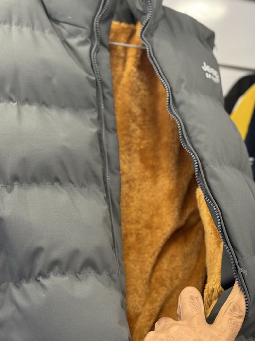 Colete Bomber Jeep novo, lindo