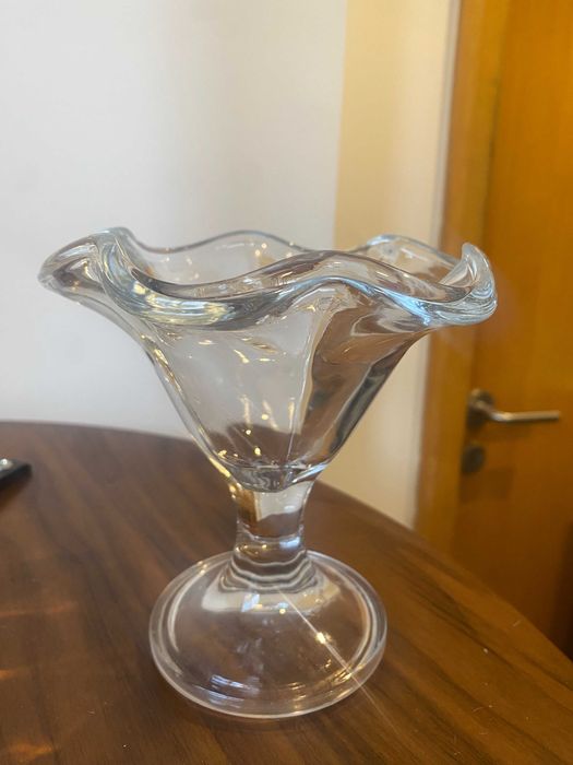 Taça vidro - Gelado em formato de flor