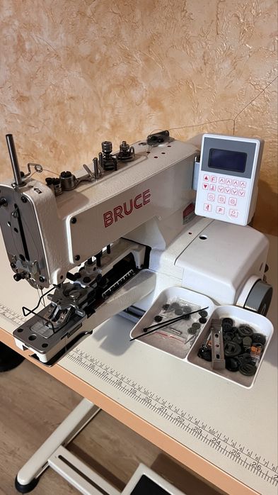 Гудзикова  швейна машинка BRUCE BRC-T1377E-B