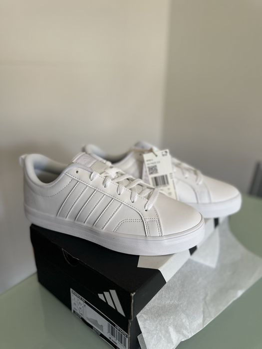 Tenis Adidas novos n 40