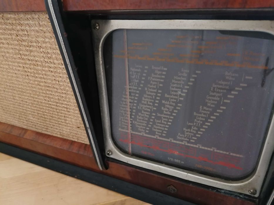 Rádio siera antigo