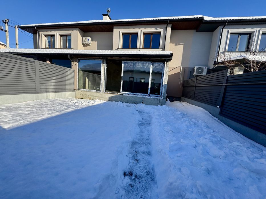 Продаж котеджу гарного планування у Конопниці (В. Івасюка)