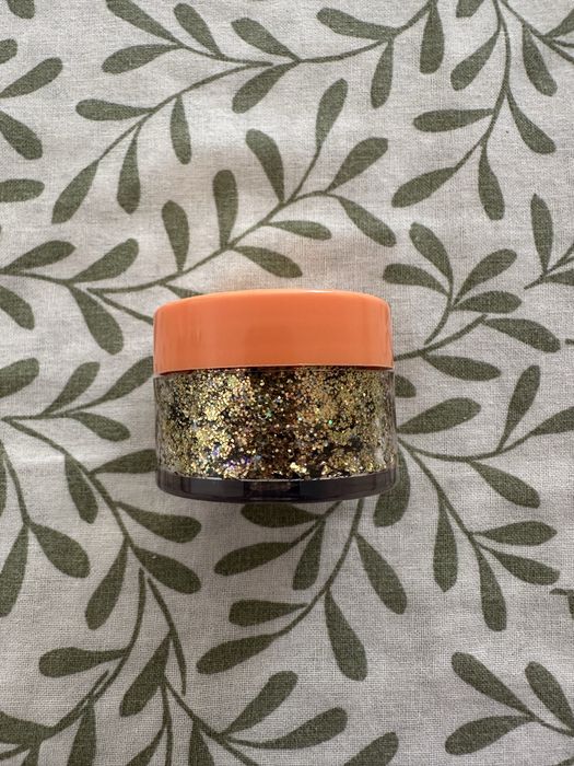 Nowy brokatowy żel Naruto Glitterly Obsessed Glitter Gel ColourPop