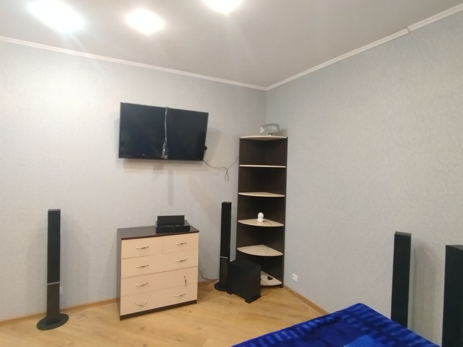 Здається Шикарний 4 кімнатний Будинок по вулиці Подільська.