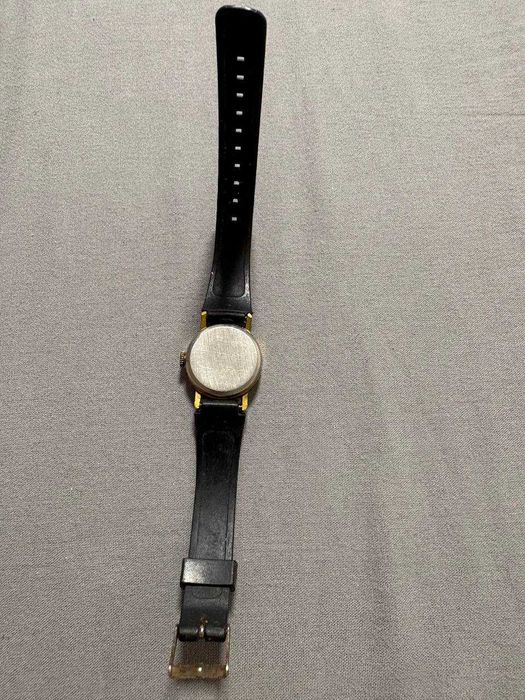 вінтажний позолочений наручний годинник луч гном та чайка 17 камней