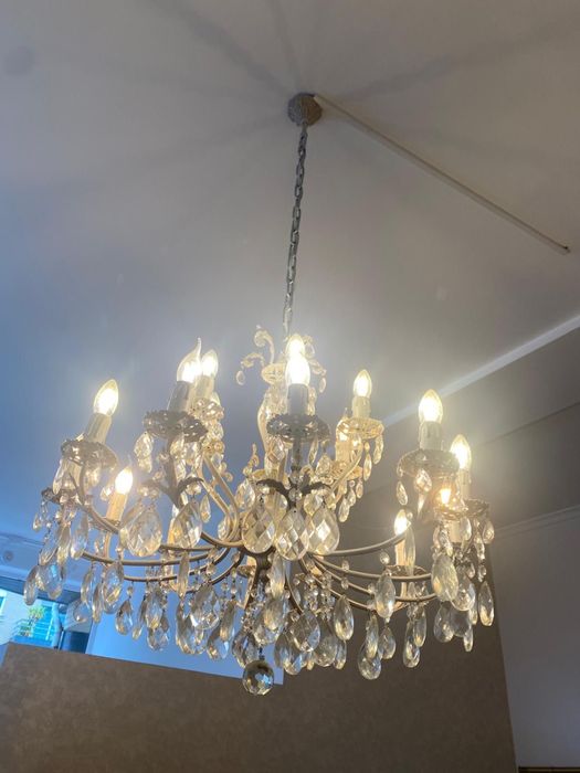 Lustre grande com lampadas