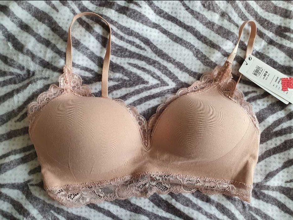 Бюстгалтер марки Lindex