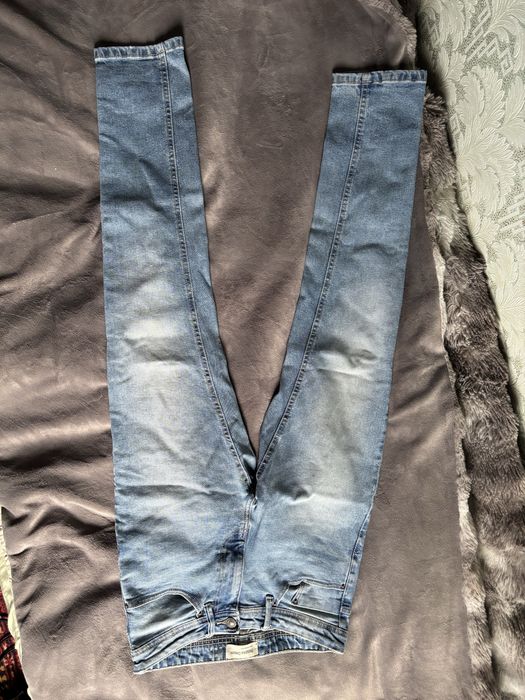 Вузькі джинси Bershka