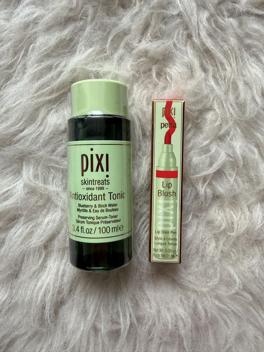 Zestaw kosmetyków PIXI pielęgnacja (tonik) makijaż (pomadka)