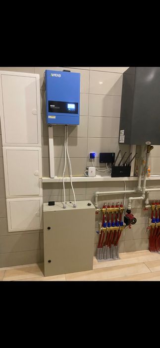 Монтаж гібридних інверторів сонячних панелей Deye, Axioma  СЕС