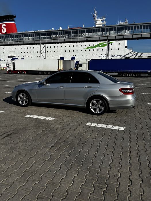 Mercedes w 212 Avangarde