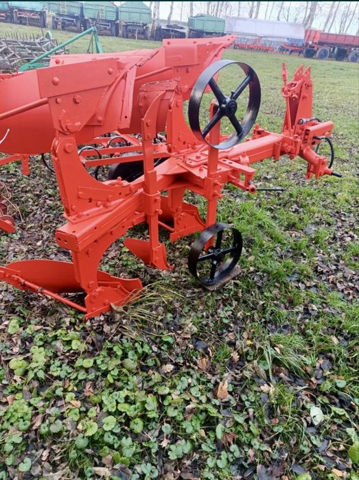 Плуг лемкен 2/35 оборотний