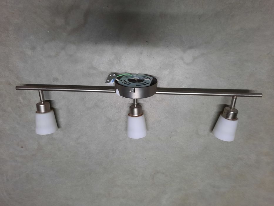 White 3-light ceiling lamp