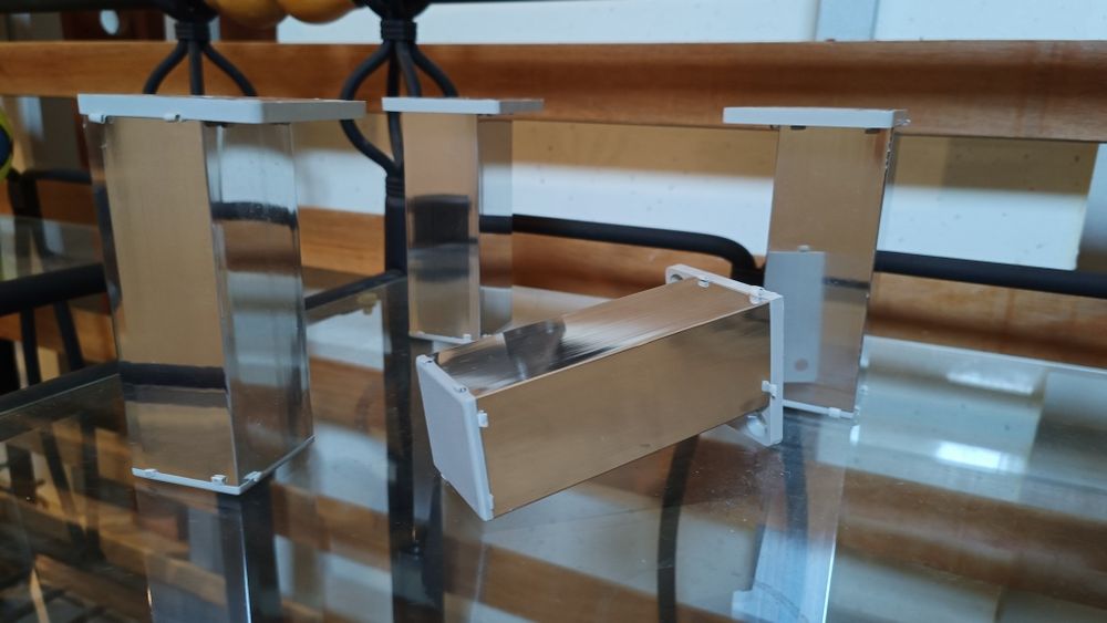 Pés cromados 11cm fixos para móvel