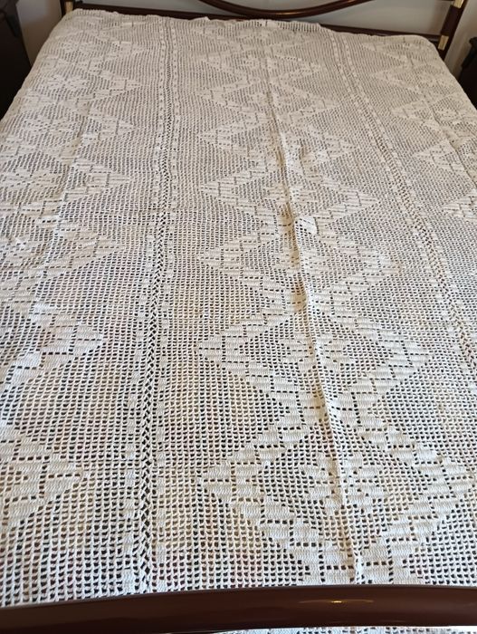 Colcha de renda feita a mão