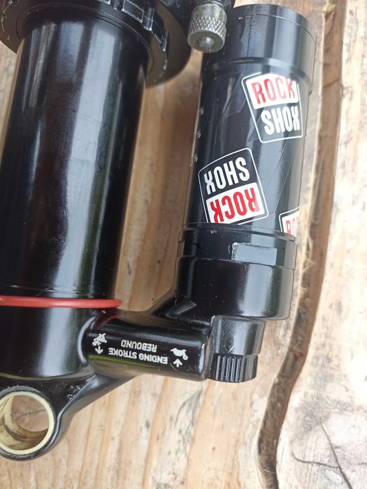 Rock shox vivid air 216x63,5