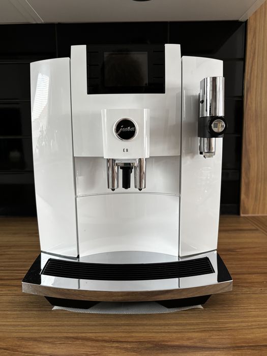 Ekspres automatyczny JURA E8 (eb) Piano White